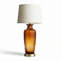 Lampe de table en verre ambre avec abat-jour en tissu blanc 20 x 20 x 50cm